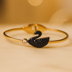 BLACK SWAN BRACELET