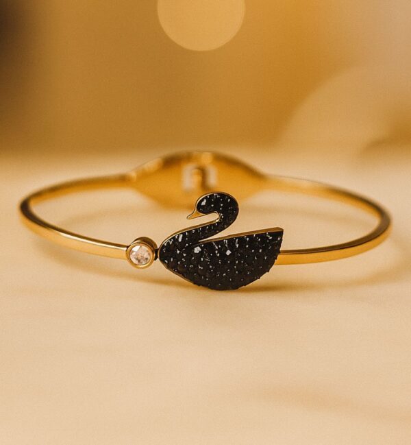 BLACK SWAN BRACELET
