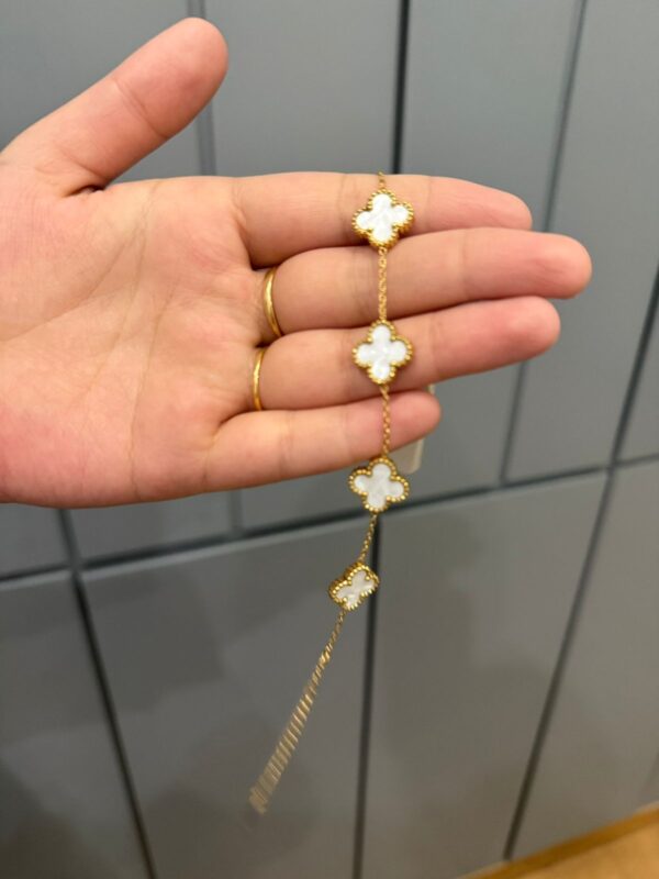 WHITE ROSE CHAIN